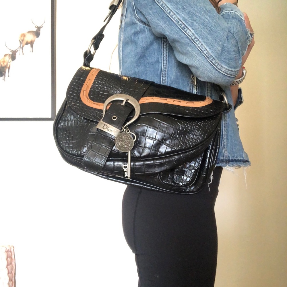 PURSE PARTY! NEW BAGS COMING THIS WEEKEND! (3/8) - Picture 6 of 6